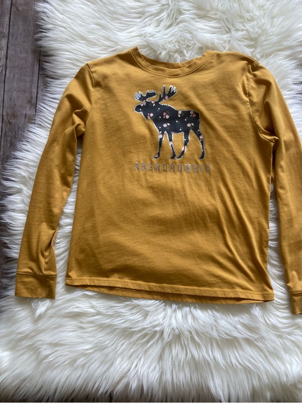 Abercrombie & Fitch Kids Mustard Long-Sleeve Moose Graphic Tee Girl Size 11/12